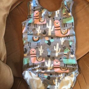 Child medium llama Leo